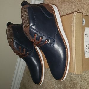 Chukka boots